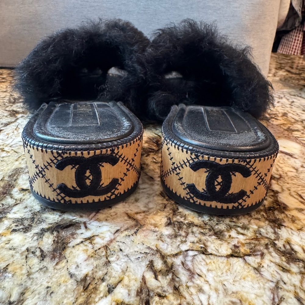 CHANEL Black and Tan Fur Slides